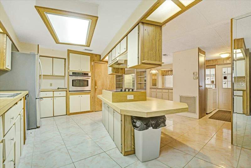 2 bedroom Mobile Home at 109 NW 51st Street, Highland Meadows Estates East, Deerfield Beach — photo 5