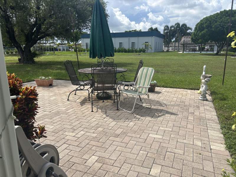 2 bedroom Manufactured Home at 132 NW 53rd Place, Highland Meadows Estates, Deerfield Beach — photo 4