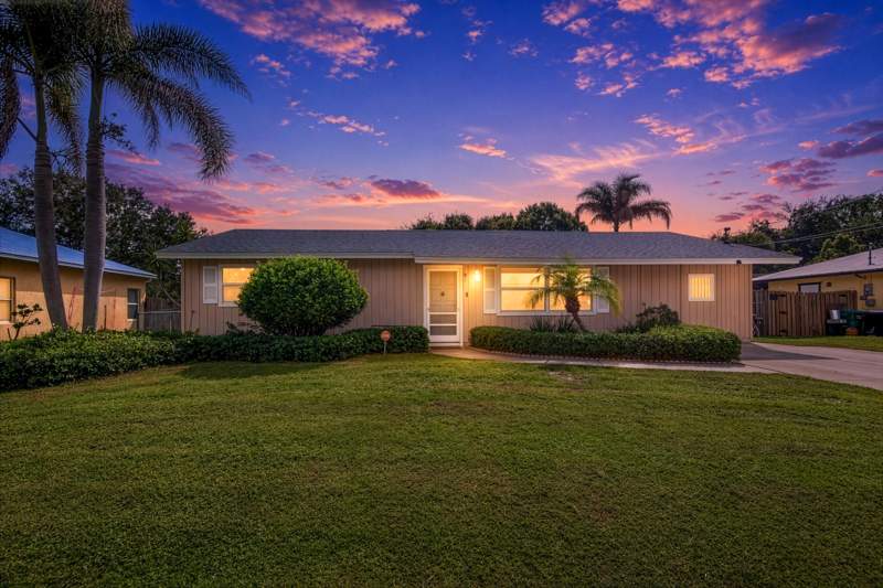 3 bedroom Single Family Residence at 6004 Tangelo Drive, Indian River Estates Unit 9, Fort Pierce — photo 2