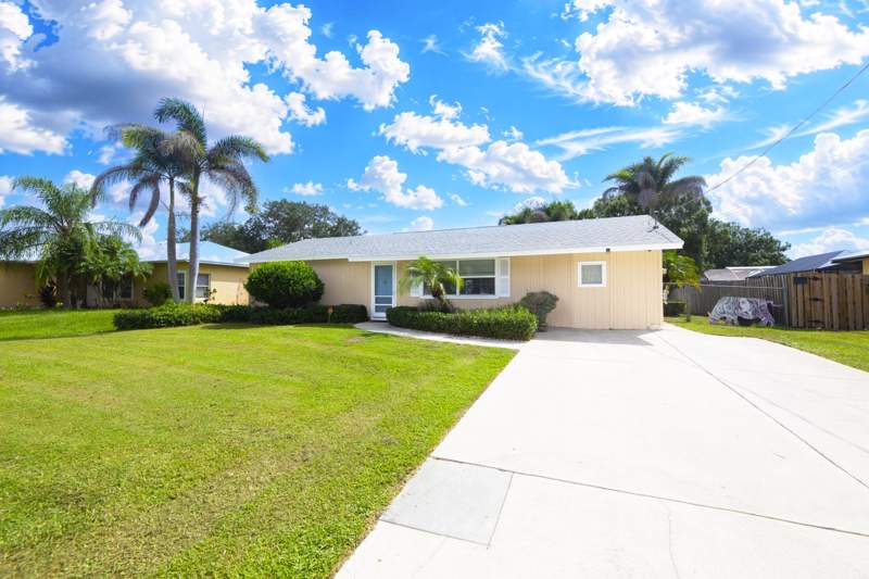3 bedroom Single Family Residence at 6004 Tangelo Drive, Indian River Estates Unit 9, Fort Pierce — photo 3