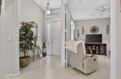 2260 Sapphire Circle, West Palm Beach FL - photo 10 of 89