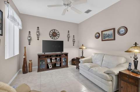 2260 Sapphire Circle, West Palm Beach FL - photo 11 of 89