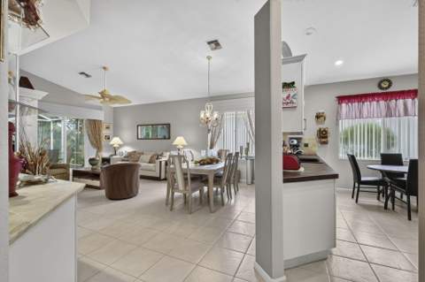 2260 Sapphire Circle, West Palm Beach FL - photo 13 of 89