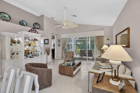 2260 Sapphire Circle, West Palm Beach FL - photo 23 of 89