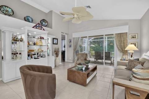 2260 Sapphire Circle, West Palm Beach FL - photo 24 of 89