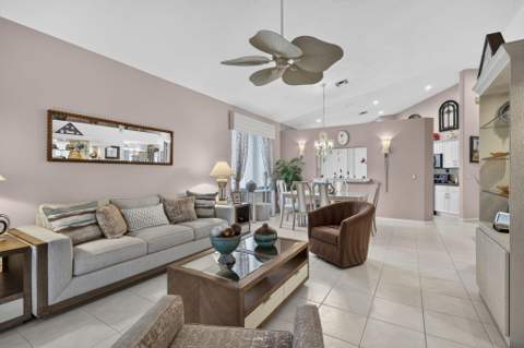 2260 Sapphire Circle, West Palm Beach FL - photo 20 of 89