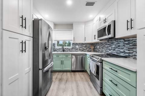 2883 Crosley Drive #F, West Palm Beach FL - photo 8 of 37