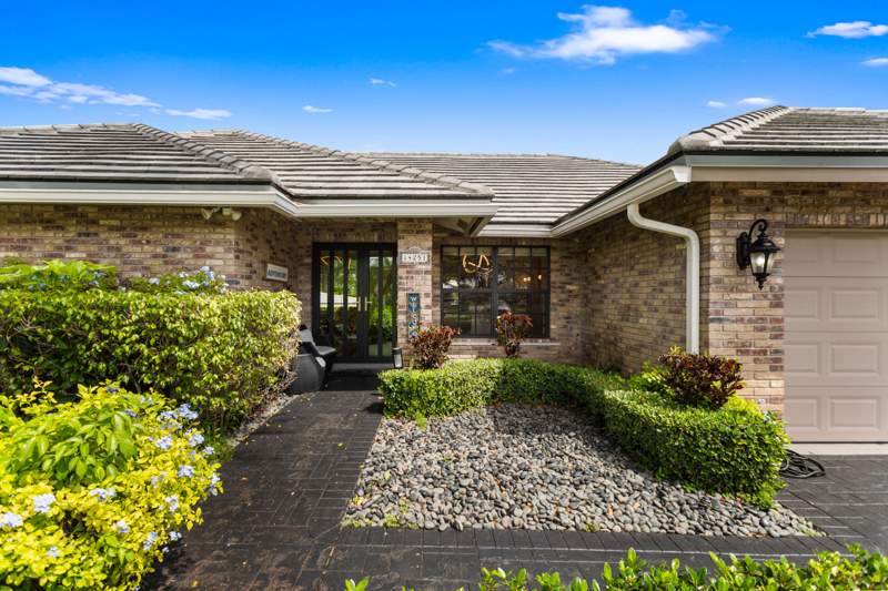 4 bedroom Single Family Residence at 14251 Appalachian Trail, Shenandoah Section Two, Davie — photo 5