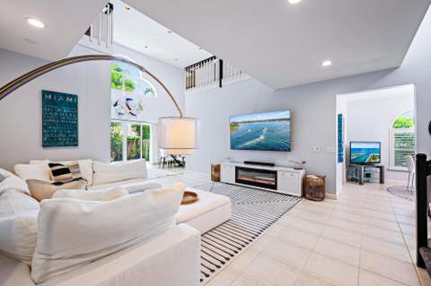123 Augusta Court, Jupiter FL - photo 8 of 35