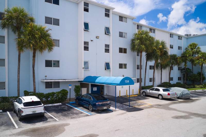 2 bedroom Condominium at 104 Paradise Harbour Boulevard #402, Paradise Villas Condo, North Palm Beach — photo 5