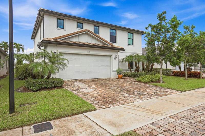 5 bedroom Single Family Residence at 3149 Tamarind Drive, Somerset Plaza, Lauderdale Lakes — photo 5