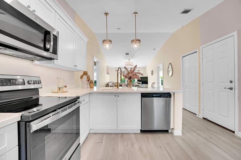 3 bedroom Single Family Residence at 5715 SE Pine Avenue, Dixie Park Addition, Stuart — photo 4