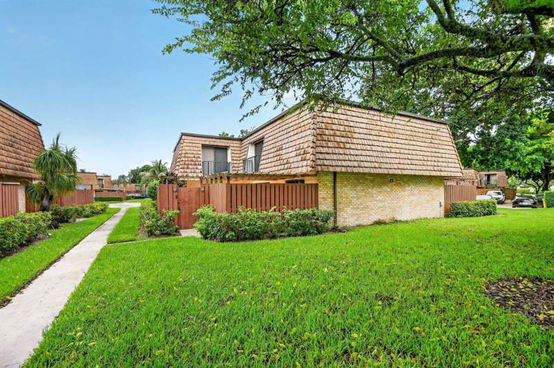 3 bedroom Townhouse at 1923 19th Lane, Sherwood Lakes, Greenacres — photo 3