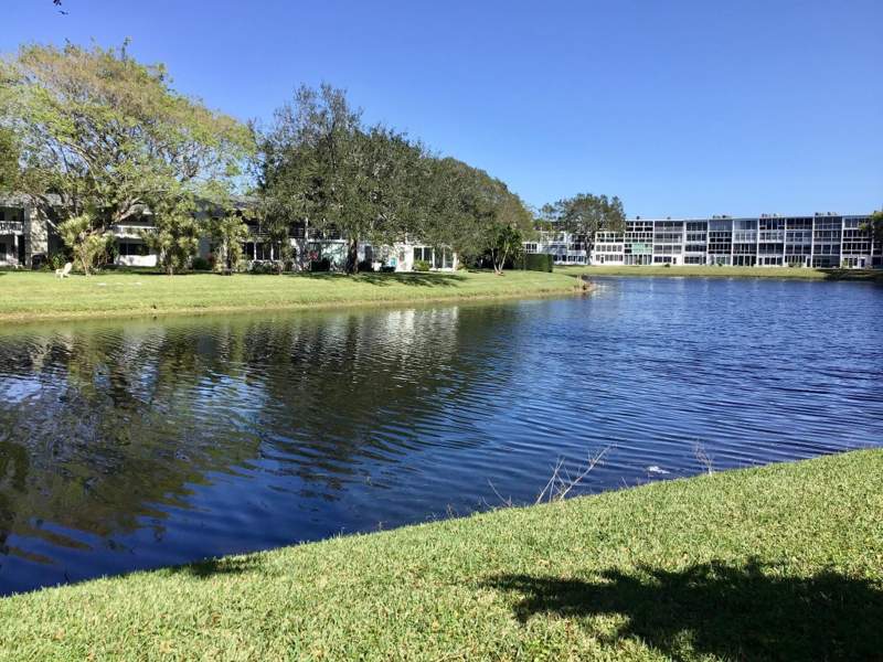 1 bedroom Condominium at 7 Oakridge B #7, Oakridge B Condo, Deerfield Beach — photo 3
