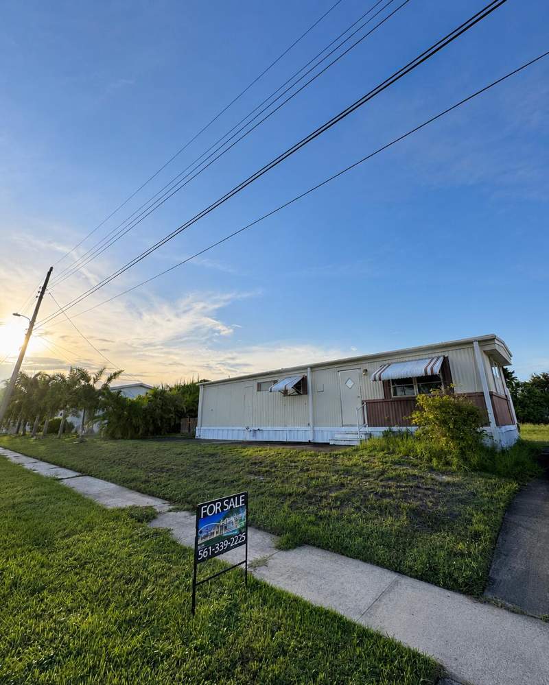 2 bedroom Manufactured Home at 4133 Mocking Bird Drive, Northern Pines Mobile Home Park 1, Boynton Beach — photo 2