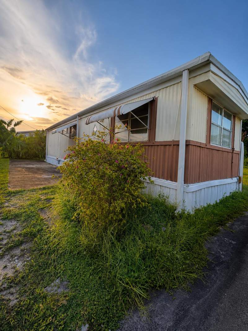 2 bedroom Manufactured Home at 4133 Mocking Bird Drive, Northern Pines Mobile Home Park 1, Boynton Beach — photo 3
