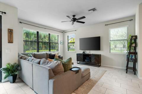 8221 Cinch Way, Lake Worth FL - photo 11 of 35