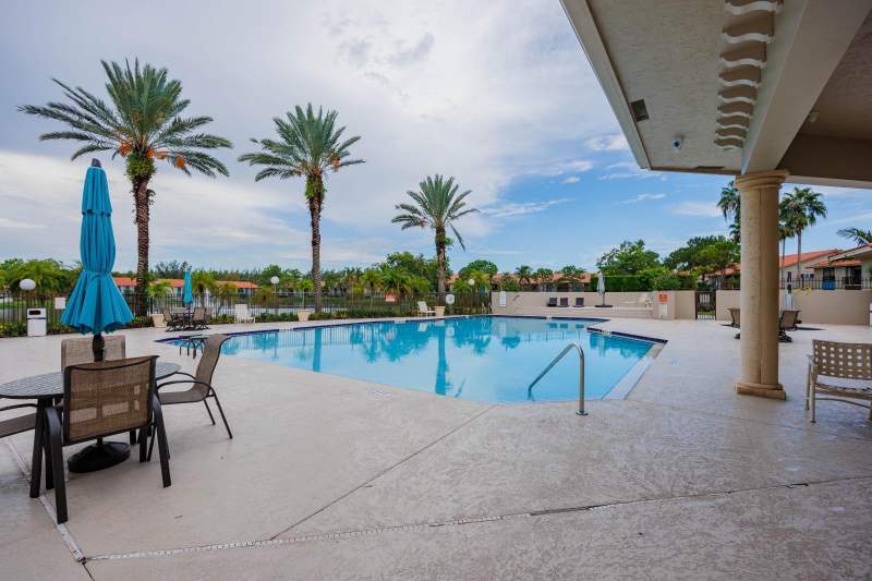 2 bedroom Condominium at 1524 Lake Crystal Drive #E, PALM BEACH GRANDE CONDO, Royal Palm Beach — photo 2