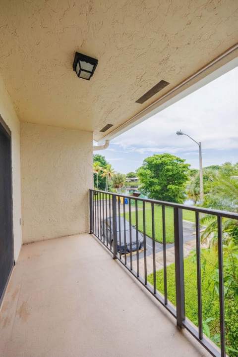 1524 Lake Crystal Drive #E, Royal Palm Beach FL - photo 23 of 24