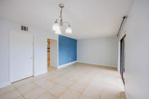 1524 Lake Crystal Drive #E, Royal Palm Beach FL - photo 12 of 24