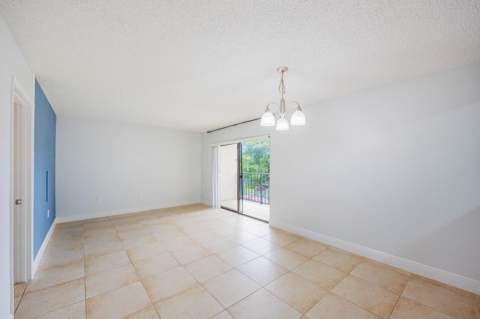1524 Lake Crystal Drive #E, Royal Palm Beach FL - photo 14 of 24