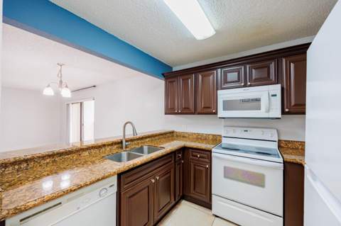 1524 Lake Crystal Drive #E, Royal Palm Beach FL - photo 17 of 24