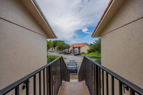 1524 Lake Crystal Drive #E, Royal Palm Beach FL - photo 22 of 24