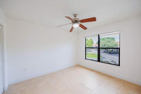 1524 Lake Crystal Drive #E, Royal Palm Beach FL - photo 8 of 24