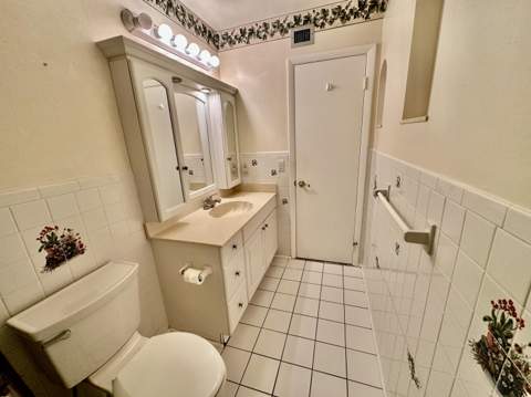 305 Lakeside Court, Sunrise FL - photo 11 of 30