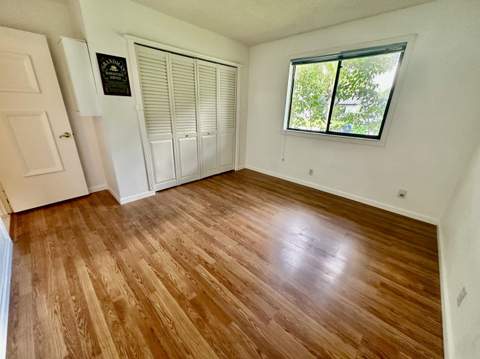 305 Lakeside Court, Sunrise FL - photo 8 of 30