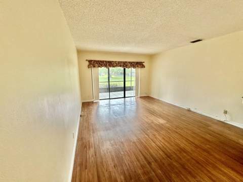 305 Lakeside Court, Sunrise FL - photo 16 of 30