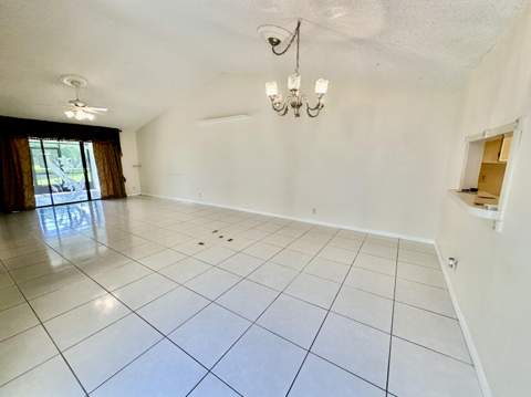 305 Lakeside Court, Sunrise FL - photo 6 of 30