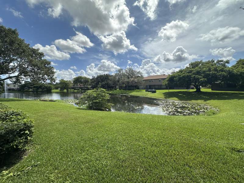 3 bedroom Condominium at 305 Lakeside Court, Lakeside Villas At, Sunrise — photo 3