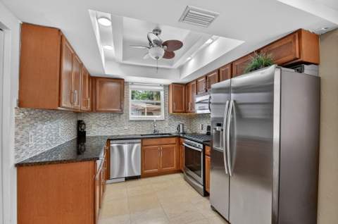 328 Monroe Drive, West Palm Beach FL - photo 13 of 80