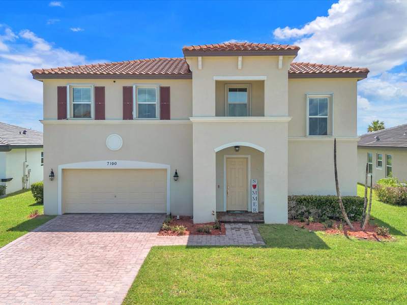 4 bedroom Single Family Residence at 7190 NW Farnsworth Circle, Copper Creek Plat No 2, Port St. Lucie — photo 2
