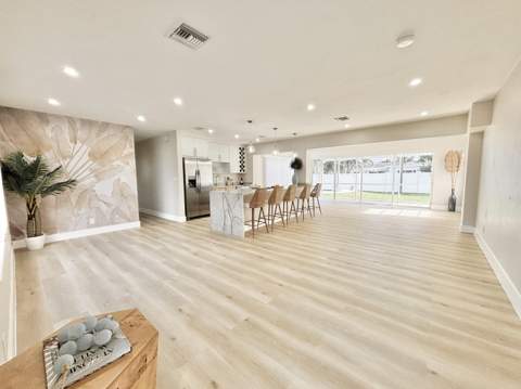 470 NE 45th Street, Boca Raton FL - photo 6 of 38