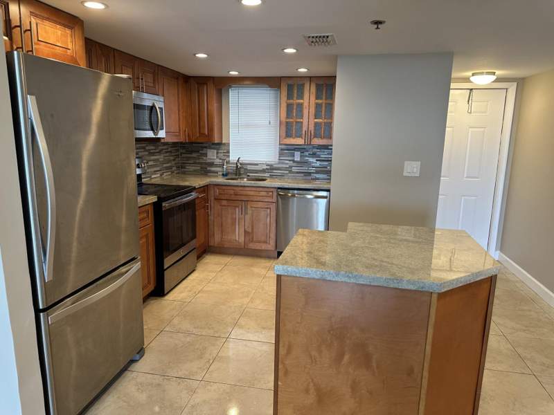 2 bedroom Condominium at 3001 W ROLLING HILLS Circle #709, ROLLING HILLS GOLF AND TENNIS, Davie — photo 2