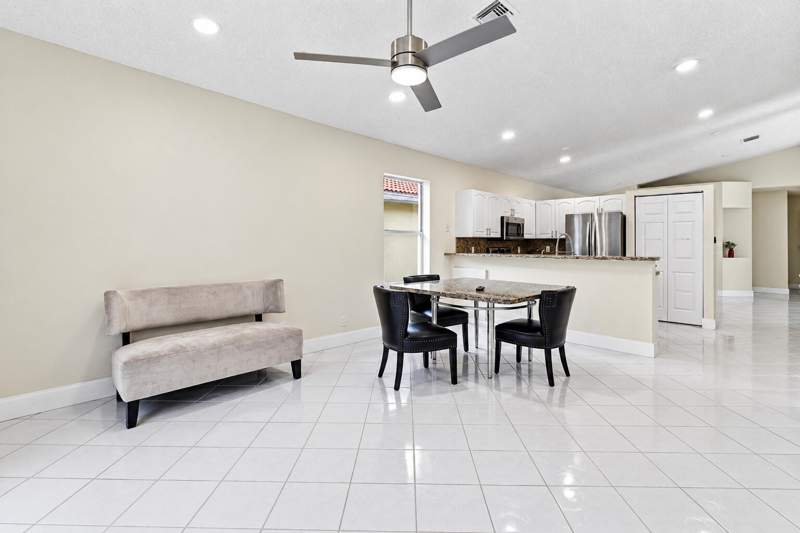 3 bedroom Single Family Residence at 9676 Cherry Blossom Court, Indian Hills 1, Boynton Beach — photo 4