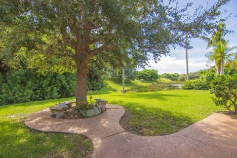 521 SW Lake Manatee Way, Port St. Lucie FL - photo 20 of 35