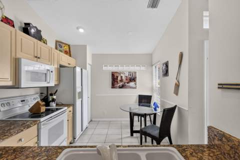 7203 Whitfield Avenue, Boynton Beach FL - photo 12 of 72
