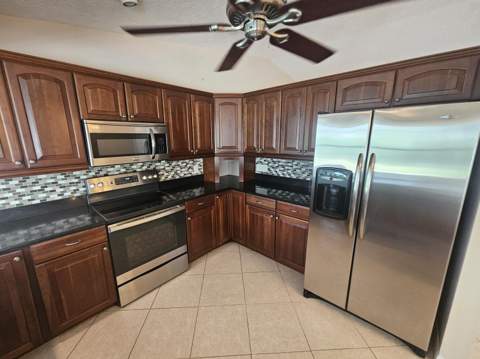 421 SE Faith Terrace, Port St. Lucie FL - photo 8 of 22