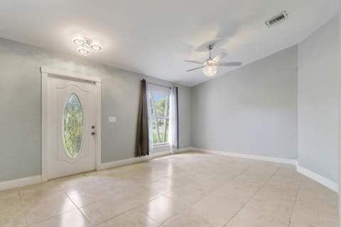 825 SE Cavern Avenue, Port St. Lucie FL - photo 22 of 48