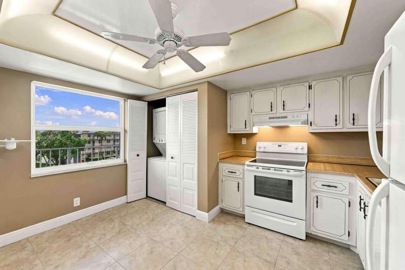2 bedroom Condominium at 7680 NW 18th Street #406, 10 Of Palm Springs 2 Condo, Margate — photo 4