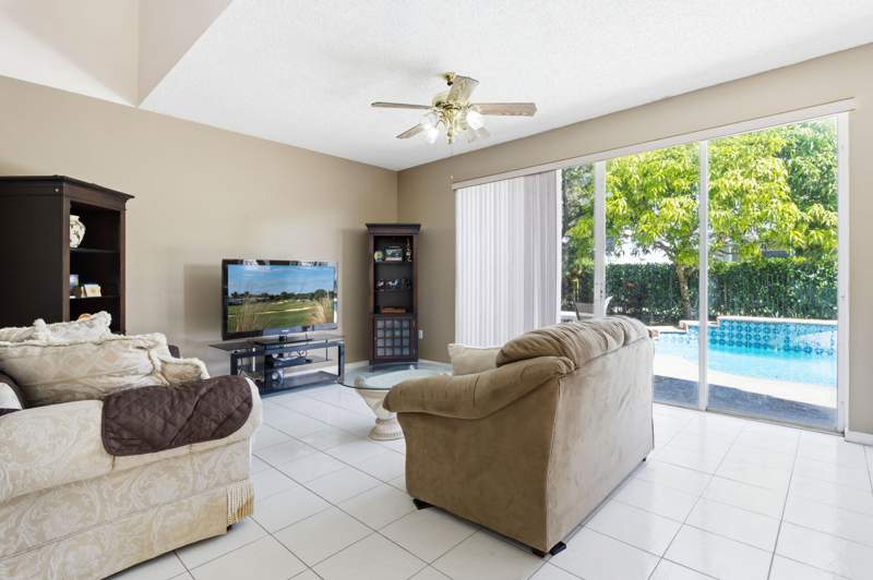5 bedroom Single Family Residence at 2430 Westmont Drive, Madison Green 1 Pars F, G And I, Royal Palm Beach — photo 5