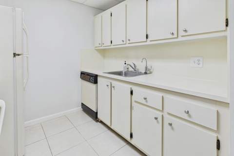 13155 SW 7th Court #103E, Pembroke Pines FL - photo 14 of 34