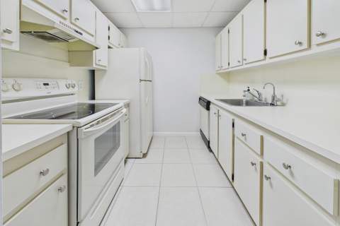 13155 SW 7th Court #103E, Pembroke Pines FL - photo 13 of 34