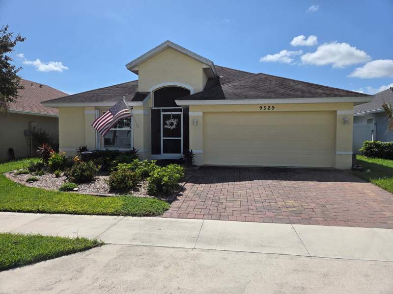 3 bedroom Single Family Residence at 9529 SEA SPRAY Drive, MORNINGSIDE PALM BREEZES CLUB PHASE 2A, Fort Pierce — photo 1