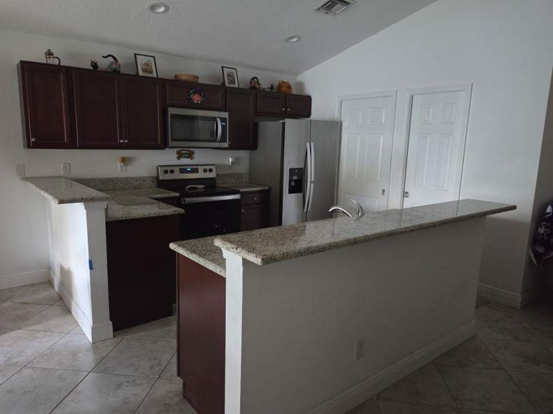 3 bedroom Single Family Residence at 9529 SEA SPRAY Drive, MORNINGSIDE PALM BREEZES CLUB PHASE 2A, Fort Pierce — photo 4