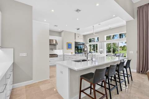 7037 SE Harbor Circle, Stuart FL - photo 16 of 69