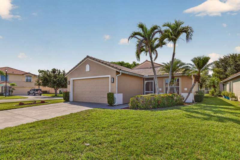 3 bedroom Single Family Residence at 628 Stanford Lane, ST JAMES GOLF CLUB PARCEL C PHASE 1, Port St. Lucie — photo 2
